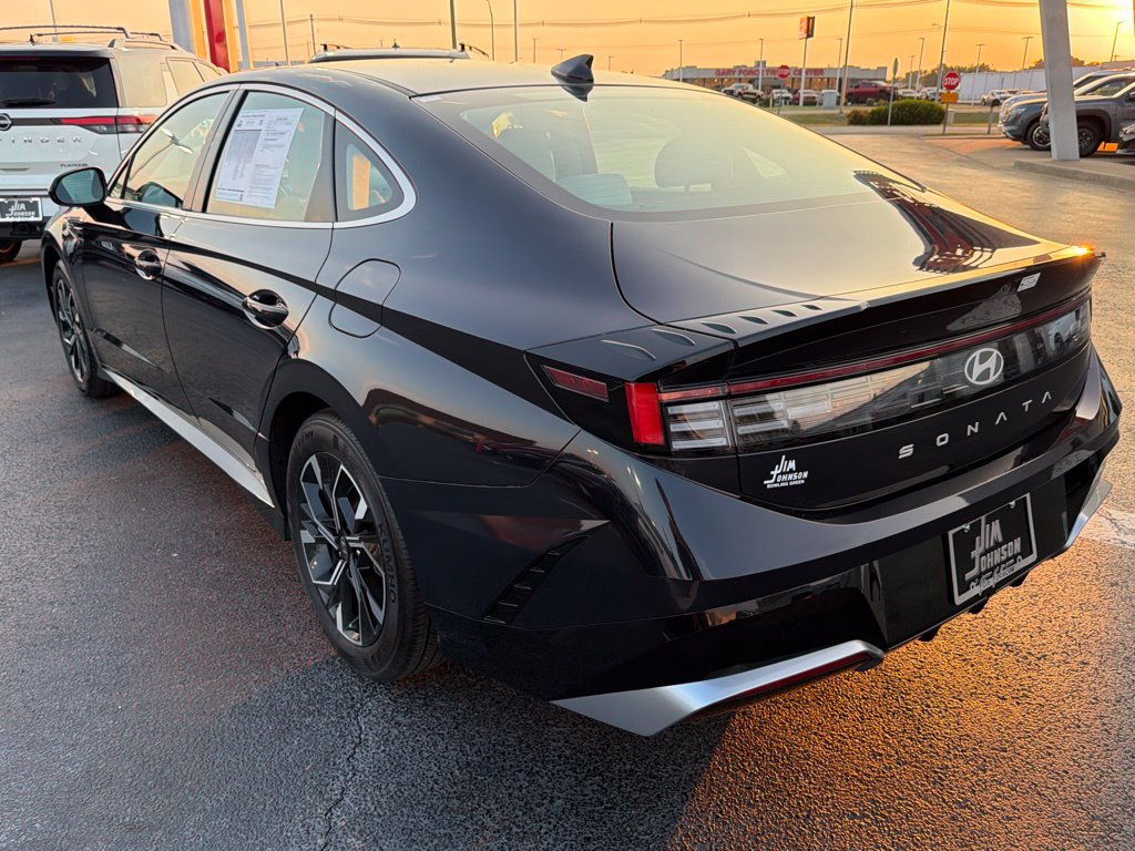 Used 2025 Hyundai Sonata SEL FWD image 4