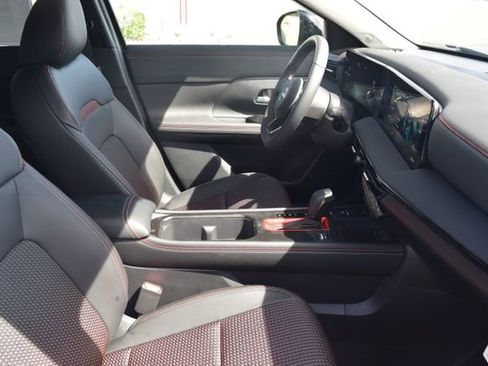 New 2026 Nissan Kicks SR w/ Cold Weather Package AWD/4WD image 19