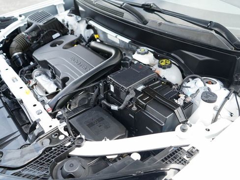 Used 2024 GMC Terrain SLT FWD image 37