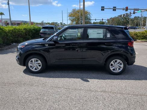 New 2026 Hyundai Venue SE image 2