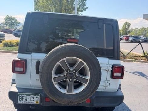 Used 2019 Jeep Wrangler Unlimited Sahara AWD/4WD image 4