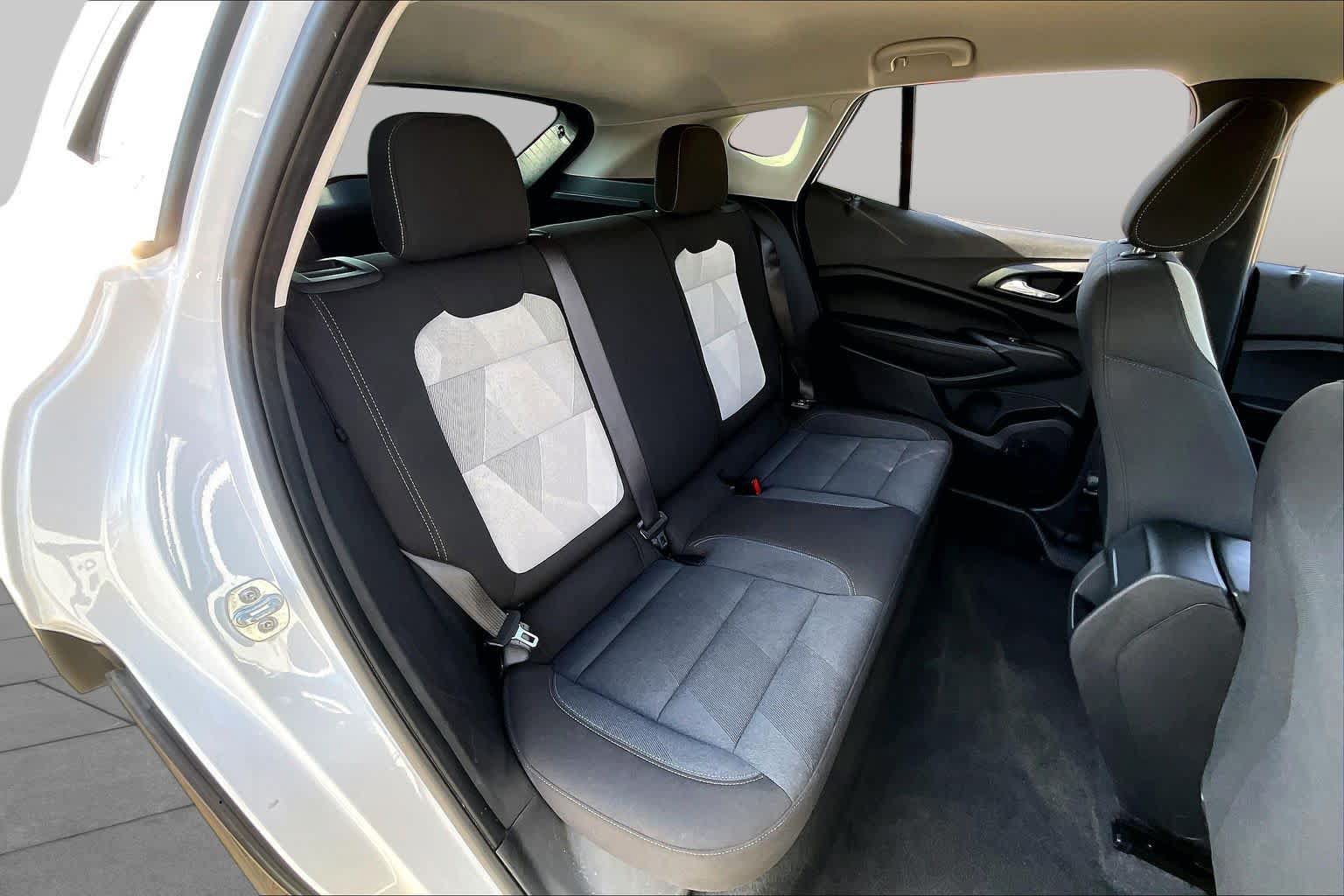 Used 2025 Chevrolet Trax LS FWD image 20