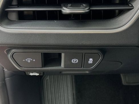 New 2025 Kia K4 LXS image 13