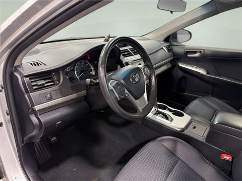Used 2012 Toyota Camry SE image 10
