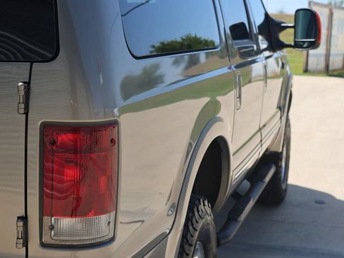 Used 2004 Ford Excursion Limited AWD/4WD image 5