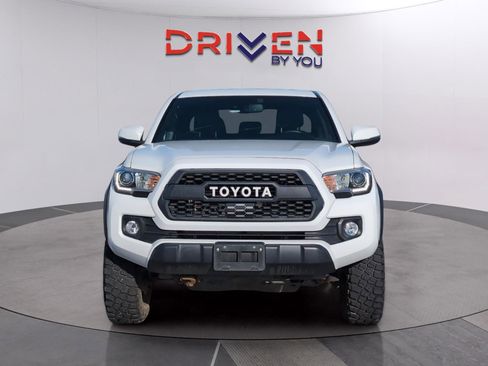 Used 2020 Toyota Tacoma TRD Off-Road w/ TRD Premium Off Road Package image 9