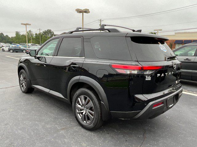 Used 2023 Nissan Pathfinder SV FWD image 5