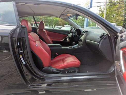 Used 2013 Lexus IS 250C w/ Luxury Pkg image 32