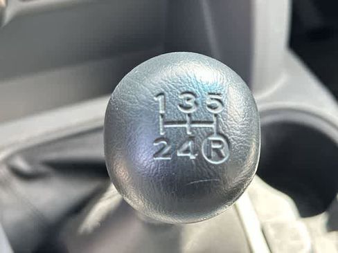 Used 2011 Toyota Tacoma 4x4 Regular Cab image 11