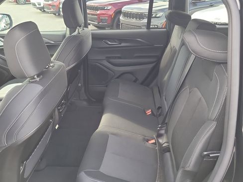 New 2025 Jeep Grand Cherokee Laredo X image 11