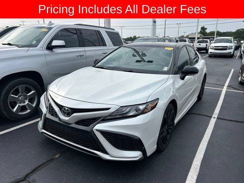 Used 2023 Toyota Camry XSE FWD image 11