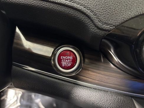 Used 2016 Honda CR-V Touring image 31