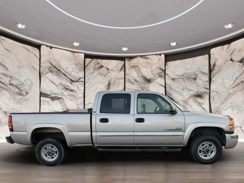 Used 2005 GMC Sierra 2500 SLT w/ Heavy-Duty Power Package RWD image 4