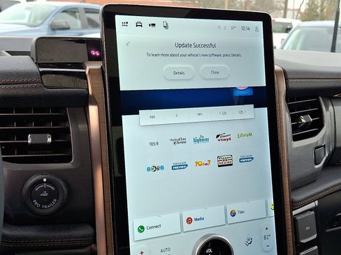 Used 2024 Ford F150 Lightning Lariat image 19