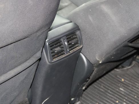 Used 2018 Nissan Rogue S image 18