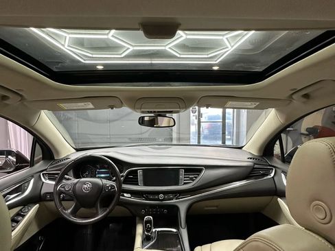 Used 2018 Buick Enclave Essence FWD image 24