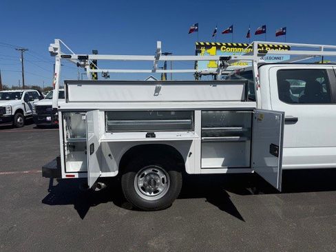 New 2025 Ford F250 XL w/ XL Chrome Package image 9