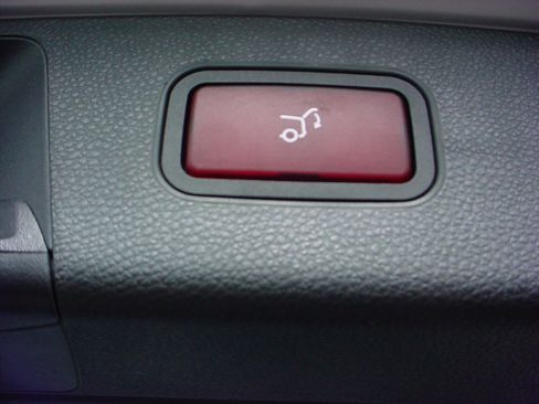 Used 2010 Mercedes-Benz GLK 350 4MATIC image 31