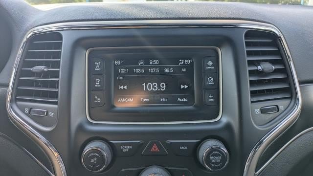 Used 2017 Jeep Grand Cherokee Limited AWD/4WD image 9