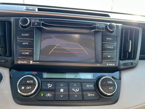 Used 2018 Toyota RAV4 XLE FWD image 16