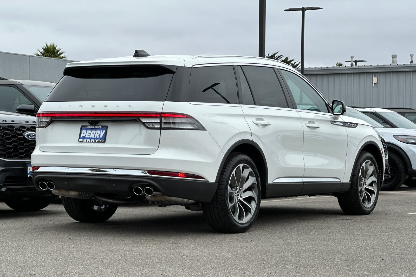 New 2026 Lincoln Aviator Reserve AWD/4WD image 3