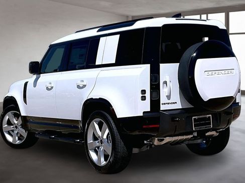 New 2026 Land Rover Defender 110 X-Dynamic SE AWD/4WD image 3