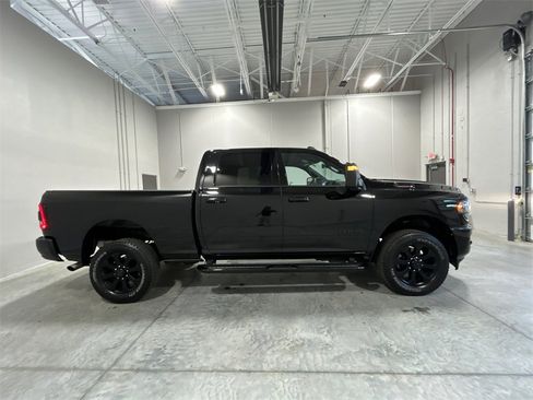 Used 2024 RAM 2500 Big Horn w/ Night Edition image 5