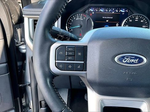 Used 2024 Ford Expedition XLT AWD/4WD image 28