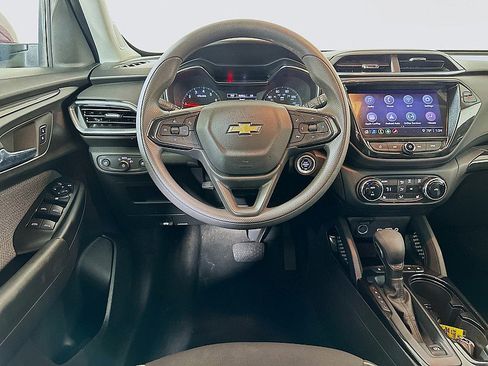 Used 2023 Chevrolet TrailBlazer LT w/ Convenience Package FWD image 21