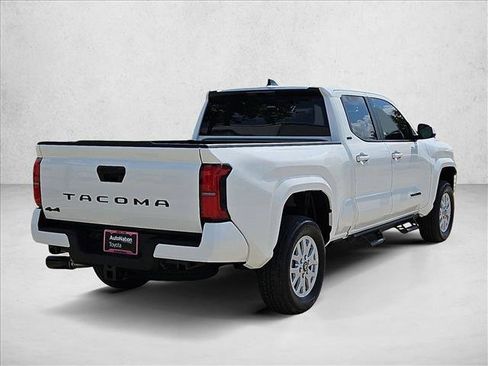Used 2025 Toyota Tacoma SR5 AWD/4WD image 2