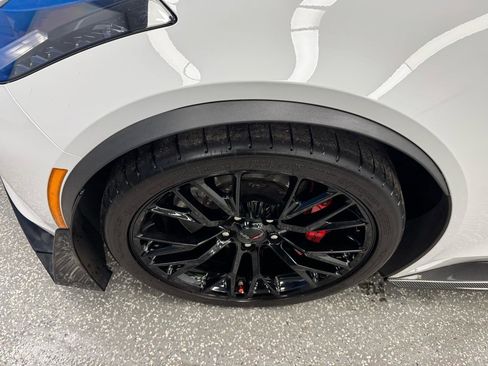 Used 2017 Chevrolet Corvette Z06 image 32