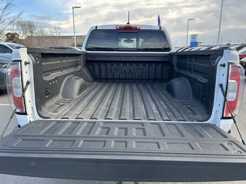 Used 2022 GMC Canyon Elevation image 16