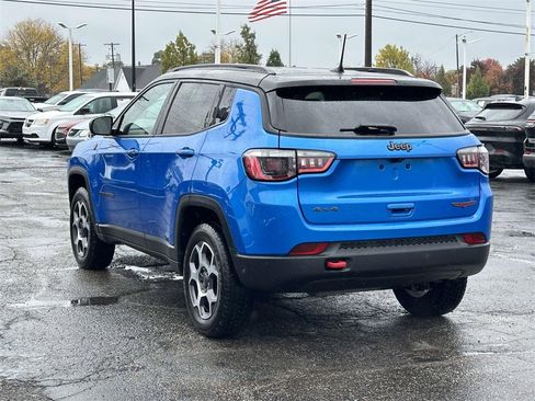 Used 2022 Jeep Compass Trailhawk image 6