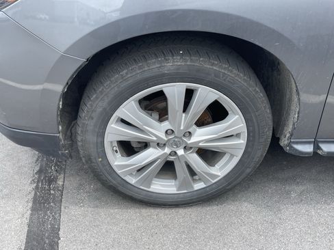 Used 2018 Nissan Pathfinder SL w/ SL Premium Package AWD/4WD image 5