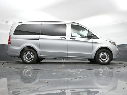 Used 2023 Mercedes-Benz Metris Passenger image 44