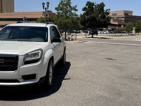 Used 2015 GMC Acadia SLE FWD image 2