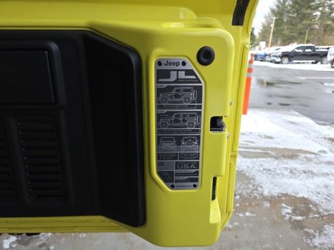 Used 2023 Jeep Wrangler Rubicon w/ LED Lighting Group image 91