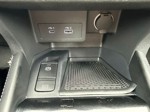 Used 2024 Nissan Kicks SV FWD image 24