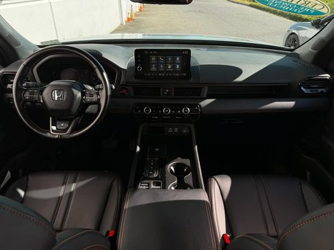 Certified 2025 Honda Pilot TrailSport image 15