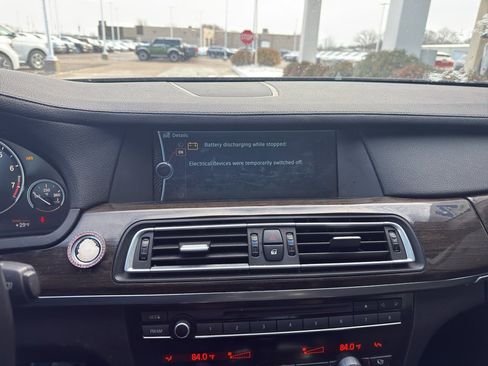 Used 2010 BMW 750i xDrive image 14