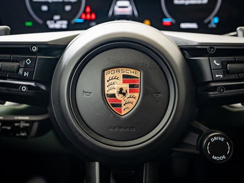 Used 2024 Porsche Cayenne image 26