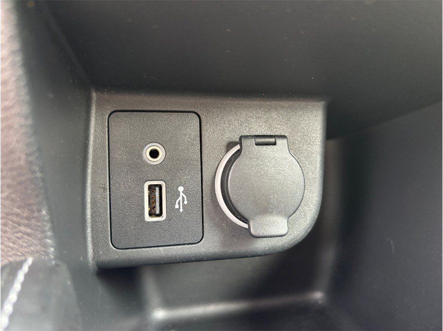 Used 2019 Nissan Kicks SV FWD image 26