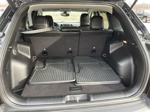 Used 2019 Jeep Cherokee Altitude image 22