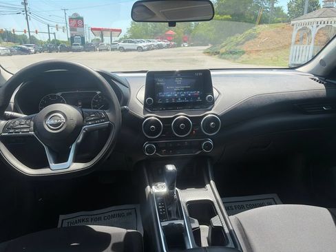 Used 2024 Nissan Sentra SV FWD image 13