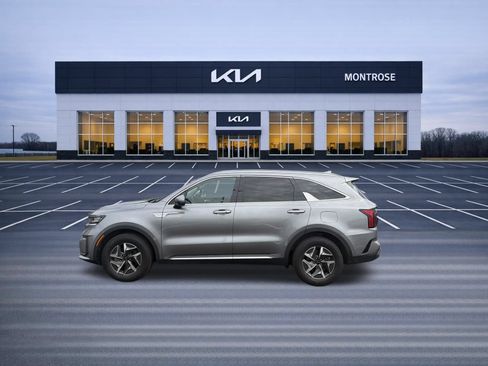 Certified 2021 Kia Sorento S FWD image 9
