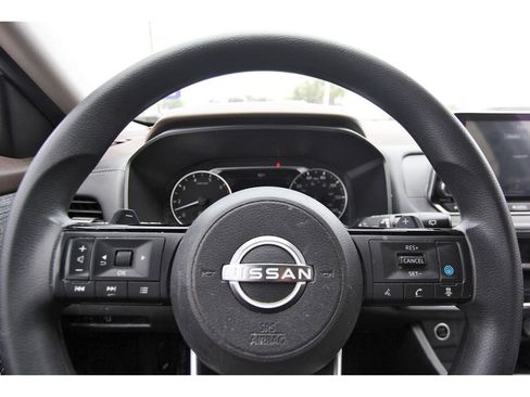 Used 2023 Nissan Rogue SV FWD image 9