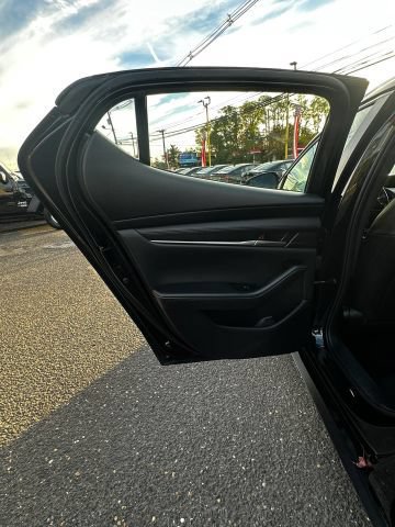 Used 2024 MAZDA MAZDA3 s FWD image 15