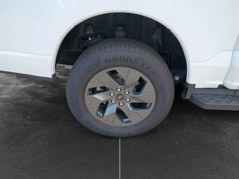 Used 2025 Ford F150 Lightning Lariat AWD/4WD image 7