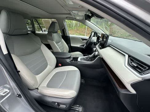 Used 2023 Toyota RAV4 Limited AWD/4WD image 20