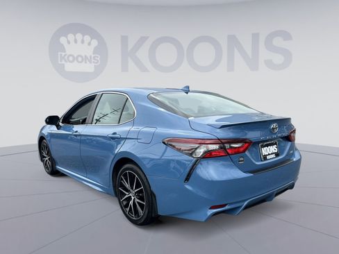 Used 2024 Toyota Camry SE w/ Cold Weather Package image 4